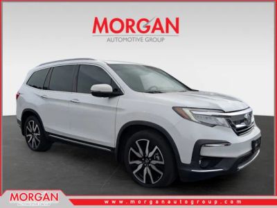 2022 Honda Pilot Touring — front three-quarter view