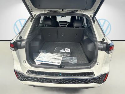 2026 Volkswagen Tiguan — photo 21 view
