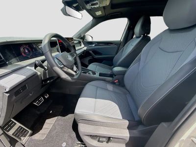 2026 Volkswagen Tiguan — photo 16 view