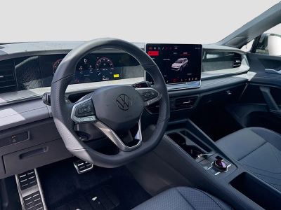 2026 Volkswagen Tiguan — photo 9 view