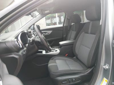 2025 Chevrolet Blazer — photo 12 view