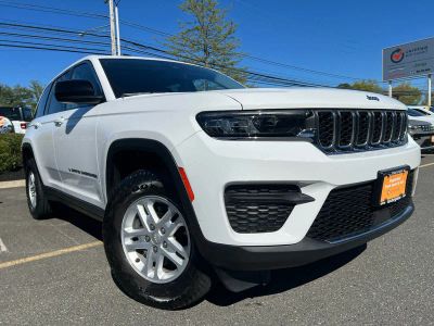 2023 Jeep Grand Cherokee — rear three-quarter view