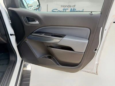 2017 Chevrolet Colorado — photo 32 view