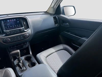 2017 Chevrolet Colorado — photo 21 view