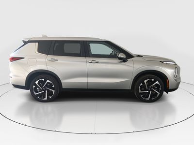 2024 Mitsubishi Outlander - Photo 8