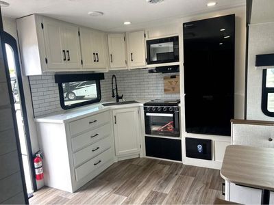 2026 VENTURE RV SPORTTREK — photo 11 view