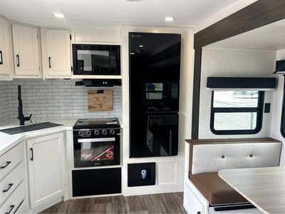 2026 VENTURE RV SPORTTREK — photo 12 view