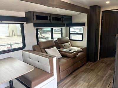 2026 VENTURE RV SPORTTREK — photo 10 view
