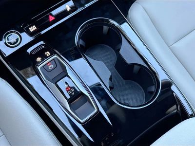 2025 Audi Q6 e-tron — photo 28 view