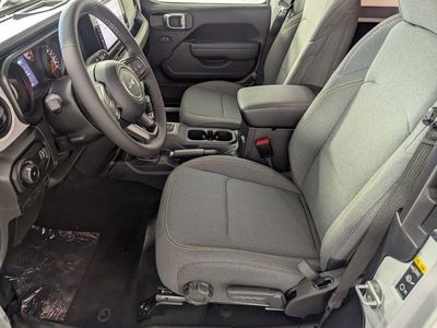 2026 Jeep Wrangler — photo 10 view