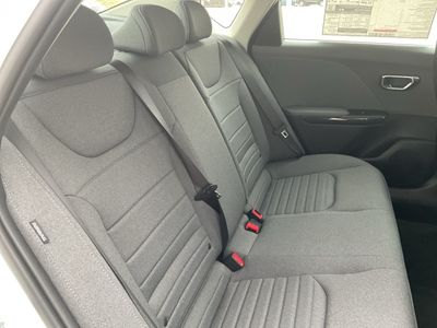 2025 Kia K4 — photo 9 view