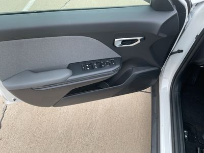 2025 Kia K4 — photo 14 view