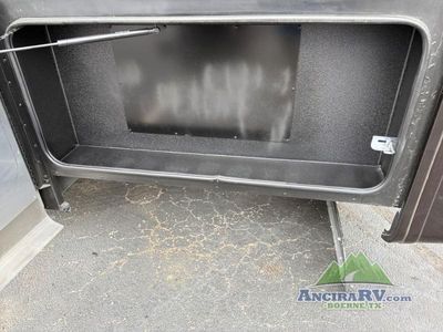 2026 Tiffin Motorhomes Phaeton - Photo 35