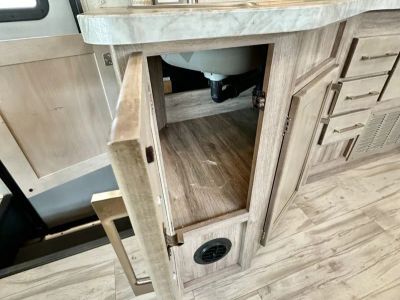 2019 Entegra Odyssey 26D — photo 20 view