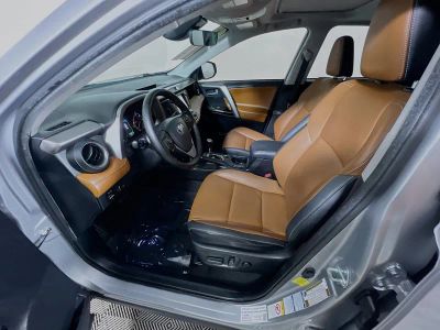2017 Toyota RAV4 Hybrid — photo 12 view