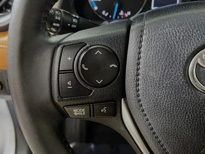 2017 Toyota RAV4 Hybrid — photo 16 view