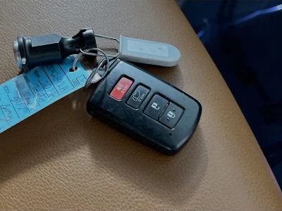 2017 Toyota RAV4 Hybrid — photo 33 view