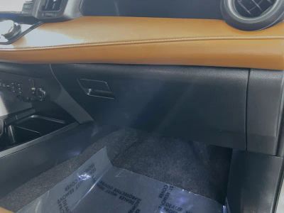2017 Toyota RAV4 Hybrid — photo 32 view