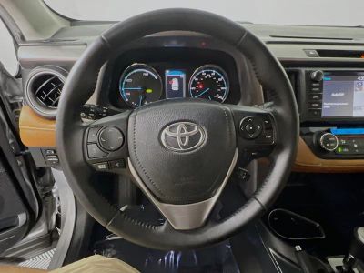 2017 Toyota RAV4 Hybrid — photo 15 view