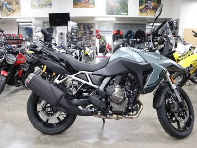 2024 Suzuki V-Strom 800 — front three-quarter view