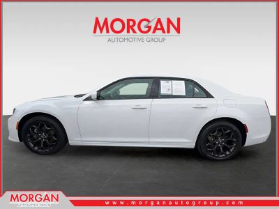 2023 Chrysler 300 — engine compartment view