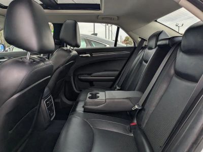 2023 Chrysler 300 — photo 10 view