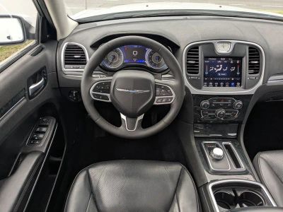 2023 Chrysler 300 — photo 12 view