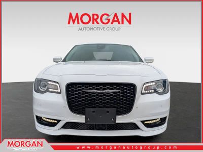 2023 Chrysler 300 — photo 8 view