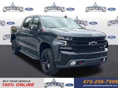 2021 Chevrolet Silverado 1500 LT Trail Boss in Gray — front three-quarter view