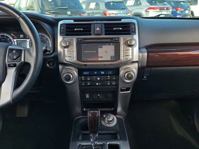 2016 Toyota 4Runner — photo 14 view