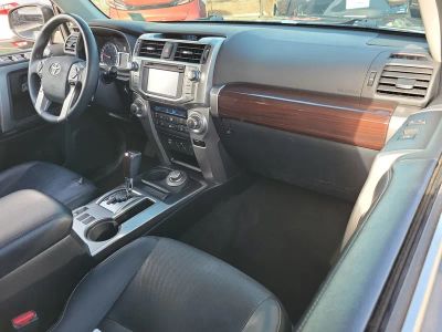 2016 Toyota 4Runner — photo 11 view