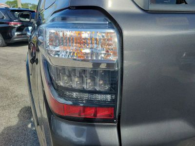 2016 Toyota 4Runner — photo 10 view