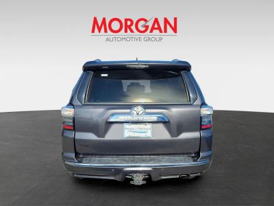 2016 Toyota 4Runner — detail view