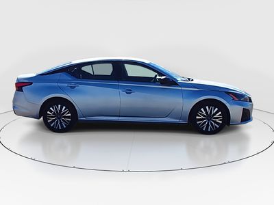 2024 Nissan Altima — photo 8 view
