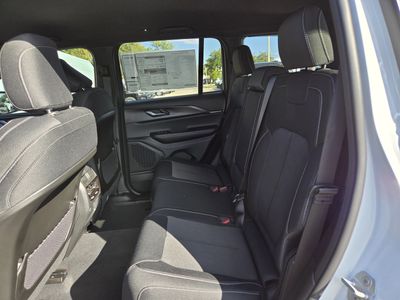2025 Jeep Grand Cherokee - Photo 15