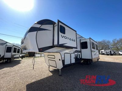2021 Winnebago Voyage - Photo 2