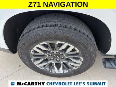 2025 Chevrolet Suburban - Photo 16