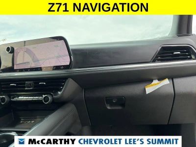 2025 Chevrolet Suburban - Photo 33