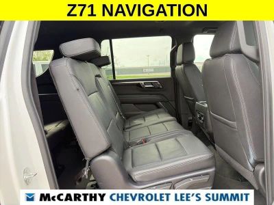 2025 Chevrolet Suburban - Photo 35