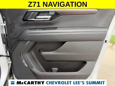 2025 Chevrolet Suburban - Photo 34