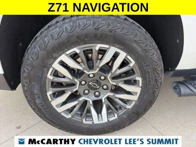 2025 Chevrolet Suburban - Photo 15