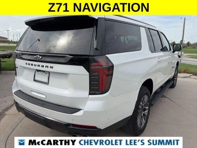 2025 Chevrolet Suburban - Photo 13