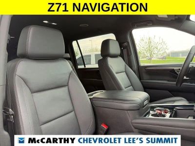2025 Chevrolet Suburban - Photo 30