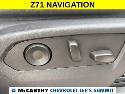 2025 Chevrolet Suburban - Photo 31