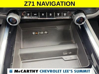 2025 Chevrolet Suburban - Photo 8