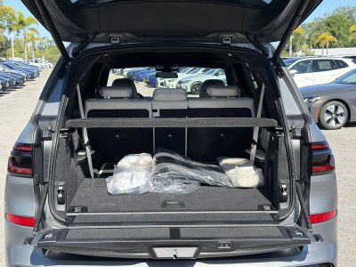 2027 BMW X7 — photo 11 view