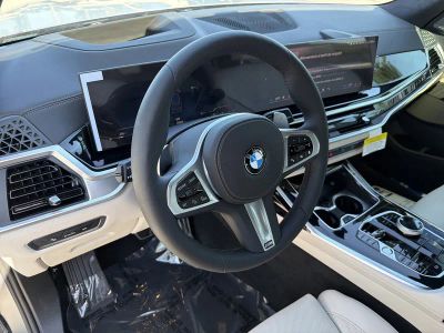 2027 BMW X7 — photo 21 view