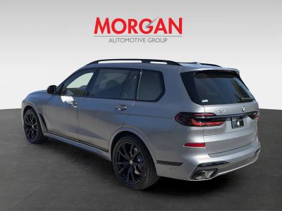 2027 BMW X7 — engine compartment view