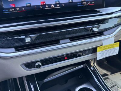 2027 BMW X7 — photo 33 view