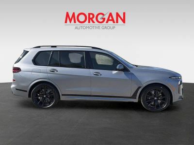 2027 BMW X7 — rear three-quarter view